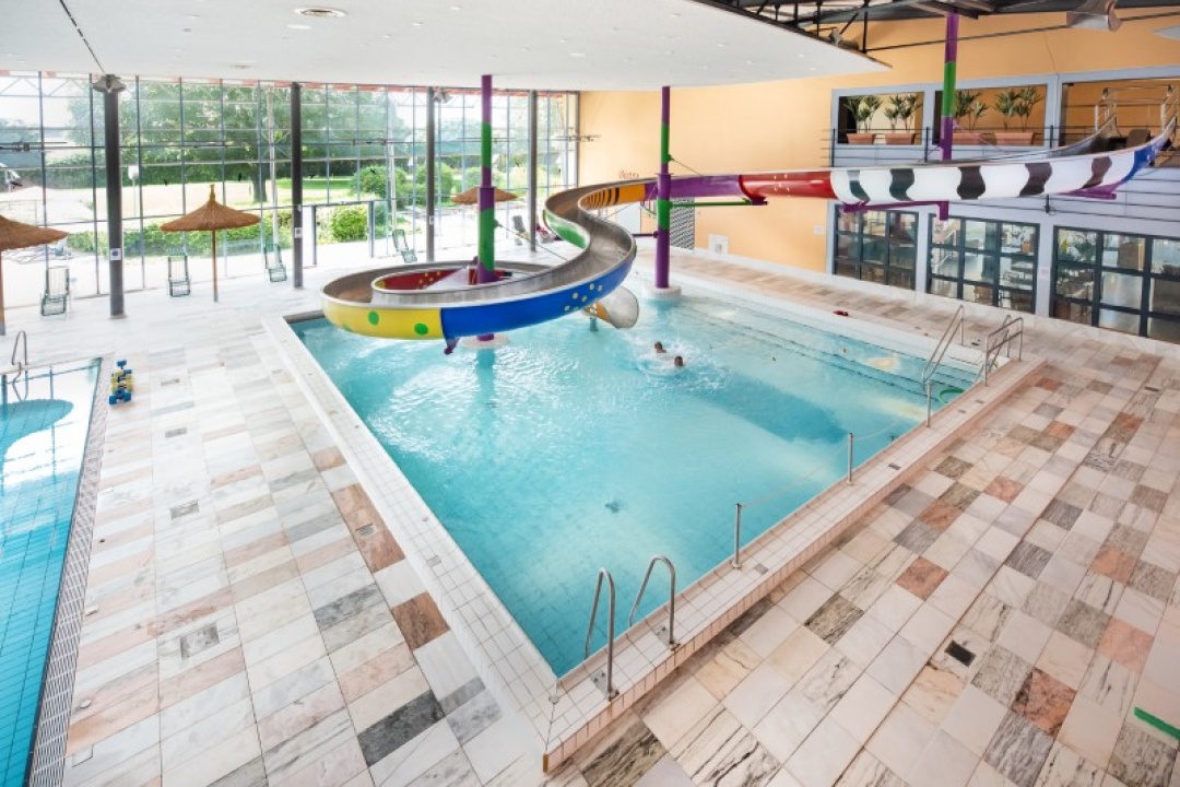 Bild für Hallenbad